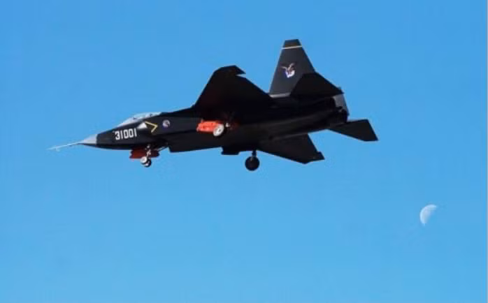 Máy bay chiến đấu J-31 Trung Quốc đang phát triển