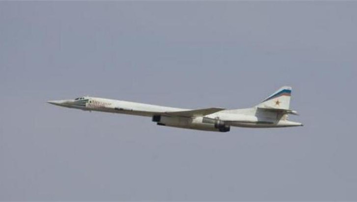 Máy bay ném bom chiến lược Tu-160 Không quân Nga