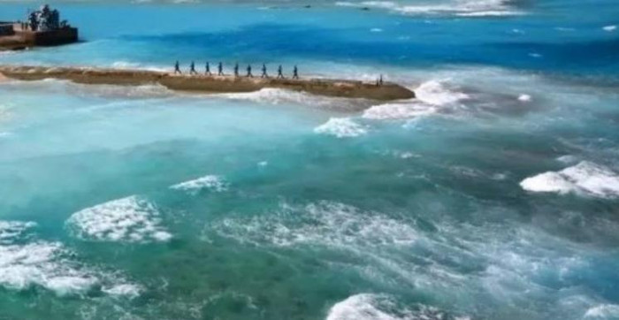 Hải quân Trung Quốc đồn trú bất hợp pháp ở Biển Đông Hải quân Trung Quốc đồn trú bất hợp pháp ở Biển Đông