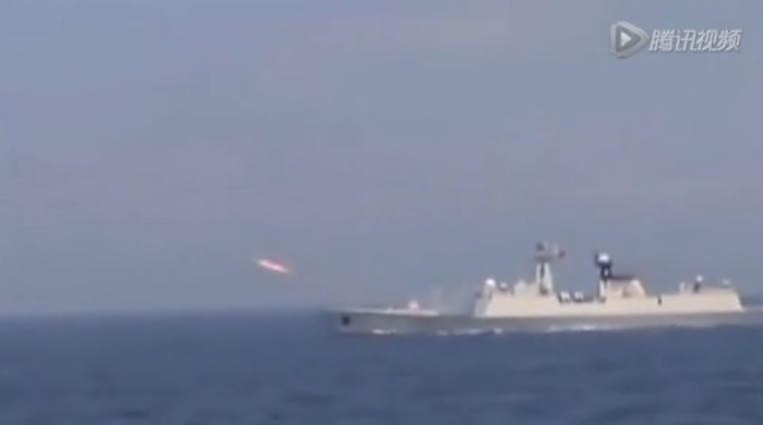 Trung Quốc ra sức bành trướng lãnh thổ và quân sự ở Biển Đông Trung Quốc ra sức bành trướng lãnh thổ và quân sự ở Biển Đông