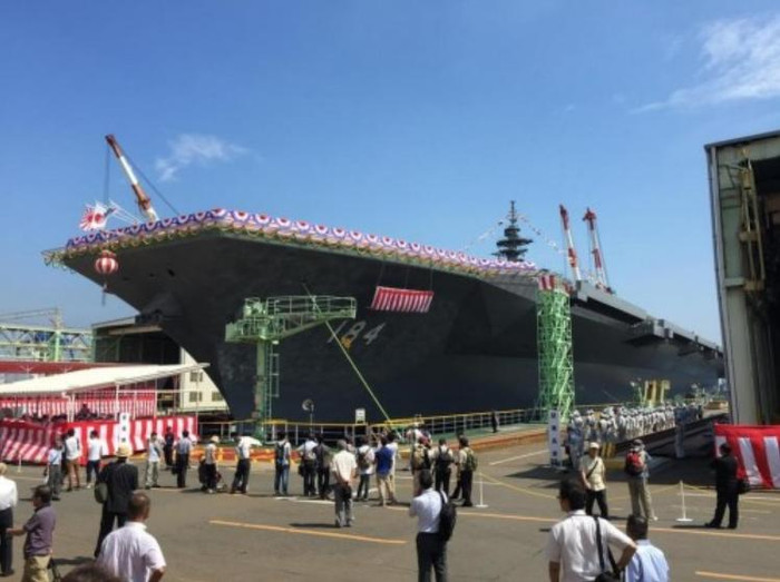 Chiều ngày 27 tháng 8 năm 2015, Nhật Bản hạ thủy tàu sân bay trực thăng lớp Izumo thứ hai, đặt tên là Kaga Chiều ngày 27 tháng 8 năm 2015, Nhật Bản hạ thủy tàu sân bay trực thăng lớp Izumo thứ hai, đặt tên là Kaga