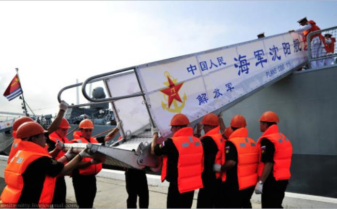 Hạm đội Hải quân Trung Quốc đến Vladivostok để tham gia diễn tập liên hợp với Hải quân Nga (nguồn mạng sina Trung Quốc)