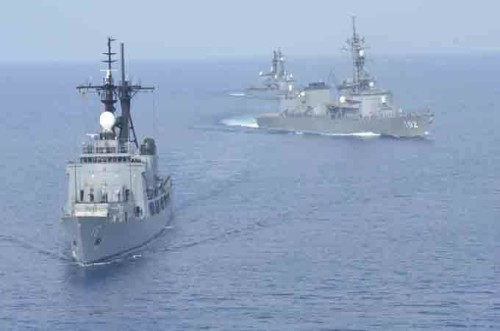 Hạm đội liên hợp Nhật Bản-Philippines tiến hành tập trận chung ở Biển Đông Hạm đội liên hợp Nhật Bản-Philippines tiến hành tập trận chung ở Biển Đông