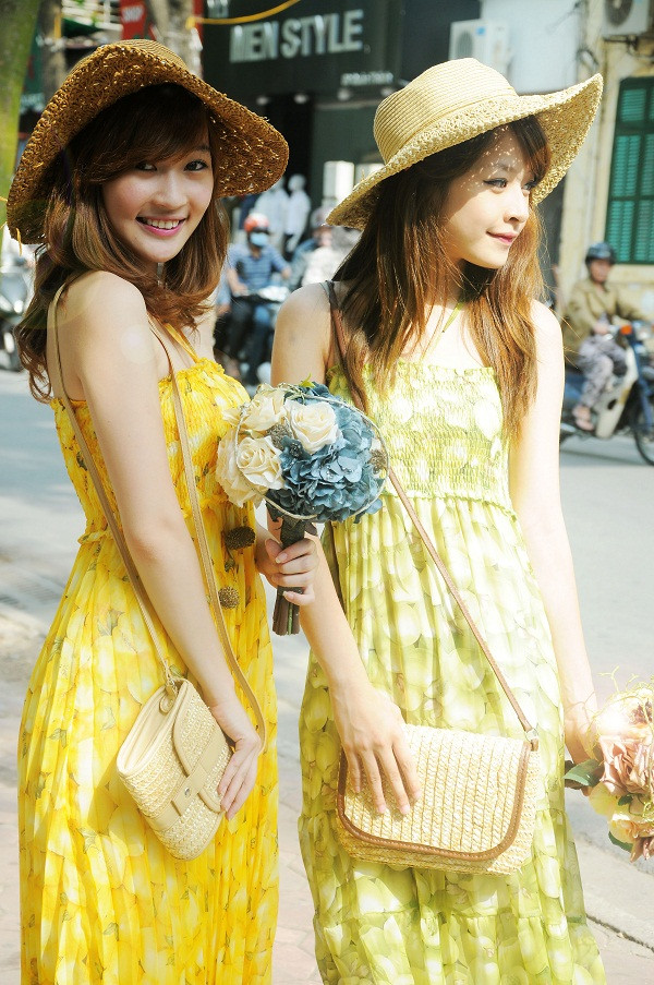 Một chút sắc màu gợi nhớ tới 'hương' nắng Sài Gòn. Xem thêm:Phương Trinh diện váy xẻ cao, làm 'lu mờ' Midu / 'Lady' hóa hot girl xinh tươi nhờ thay kiểu tóc Một chút sắc màu gợi nhớ tới 'hương' nắng Sài Gòn. Xem thêm:Phương Trinh diện váy xẻ cao, làm 'lu mờ' Midu / 'Lady' hóa hot girl xinh tươi nhờ thay kiểu tóc