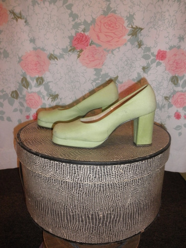 Xem thêm:Tự tạo tóc điệu xinh cho dạ tiệc cuối tuần