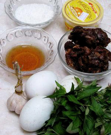 Tỏi, trứng vịt (Nếu tráng trứng vịt lẫn với tỏi sẽ rất độc hại). (Ảnh: ITN) Xem thêm: 10 điều cấm kỵ khi ăn dưa hấu Tỏi, trứng vịt (Nếu tráng trứng vịt lẫn với tỏi sẽ rất độc hại). (Ảnh: ITN) Xem thêm: 10 điều cấm kỵ khi ăn dưa hấu