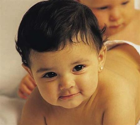 Bệnh thương hàn và vàng da: Nguyên nhân: Những lý do khiến con bạn bị thương hàn hay vàng da là do dùng các thực phẩm bị ô nhiễm, thiếu vệ sinh cá nhân và xung quanh.(Ảnh: ITN) Xem thêm: Chùm ảnh: Sự nguy hiểm của việc sâu răng ở trẻ