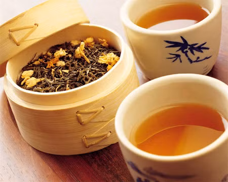 Trà đặc: Trà đặc càng tuyệt đối bị cấm với những phụ nữ mang thai. Chất fluoride có trong trà là rất cao. Một tách trà đặc có chứa 1,25 mg florua. Nếu phụ nữ uống trà đặc trong thời kỳ mang thai, họ có thể dễ dàngbị thiếu máu, thiếu sắt và quy trình cung cấp dinh dưỡng cho bào thai có thể bị cản trở. (Ảnh: ITN)