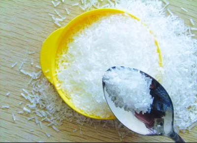 Nếu ăn quá nhiều mỳ chính sẽ làm tiêu hao đại lượng kẽm, gây ra thiếu kẽm trong cơ thể thai phụ. Kẽm là một “vật phẩm” cần thiết cho sự phát triển và sinh trưởng của thai nhi, vì vậy phụ nữ có thai nên hạn chế ăn mỳ chính.(Ảnh: XH) Xem thêm: "Thần dược" quanh ta: Ngô bắp ngon, rẻ và chống ung thư hiệu quả