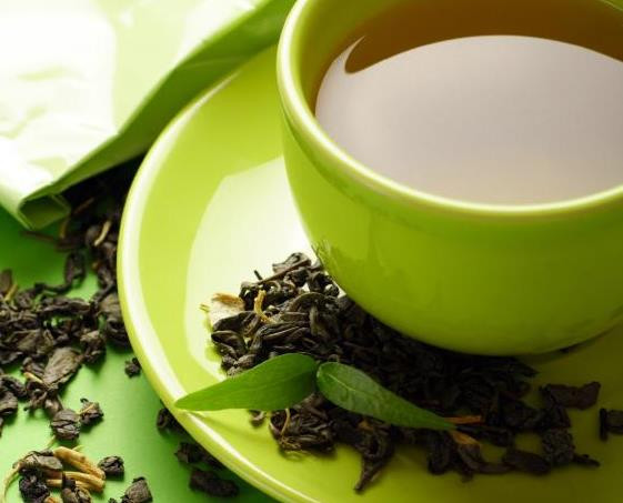 Đồng thời, caffeine có trong trà có thể làm tăng nhịp tim của phụ nữ mang thai và làm trầm trọng thêm những gánh nặng cho tim và thận, ảnh hưởng đến sức khỏe của cả người mẹ và bào thai. (Ảnh: ITN) Xem thêm: "Thần dược" quanh ta: Ngô bắp ngon, rẻ và chống ung thư hiệu quả