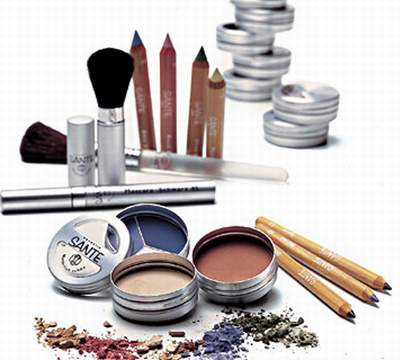 Hạn chế dùng hóa mỹ phẩm để giữ gìn sức khỏe. Hạn chế dùng hóa mỹ phẩm để giữ gìn sức khỏe.