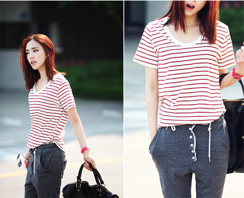 Với chất liệu cotton thoáng mát, chiếc áo kẻ ngang sẽ giúp bạn không bị nóng bức trong ngày hè. Xem thêm: Cơn sốt 'thiên sứ 9X': Da trắng như tuyết, môi đỏ như...