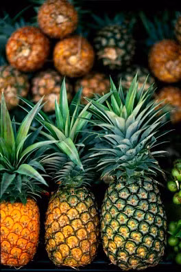 Dứa giúp quá trình chuyển dạ dễ dàng hơn: Nguyên nhân là bởi vì, dứa chứa nhiều enzyme bromelain, có tác dụng làm mềm khung xương chậu, dễ chuyển dạ. (Ảnh: IN) Xem thêm: Cảnh báo chị,em nội trợ: độc tố nguy hiểm "ẩn mình" trong thực phẩm / Hoa Ngọc Lan - "Thầy thuốc" chữa bệnh hiệu quả, bạn đã biết?