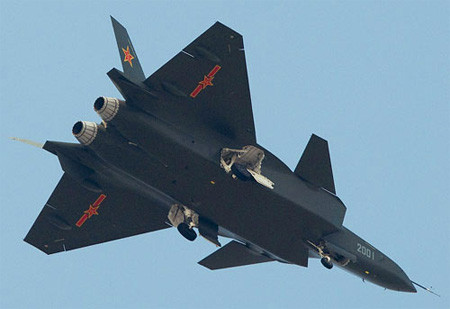 Một mẫu thử của J-20. Một mẫu thử của J-20.