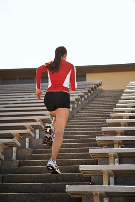 Leo thang: Thang máy rất an toàn và tốt cho bạn song việc leo thang bộ sẽ giúp bạn cân bằng cơ thể và là cách tốt nhất để tăng nhịp tim của bạn lên. Xem thêm: Điểm danh các loại củ quả ăn nhiều dễ nhiễm độc Leo thang: Thang máy rất an toàn và tốt cho bạn song việc leo thang bộ sẽ giúp bạn cân bằng cơ thể và là cách tốt nhất để tăng nhịp tim của bạn lên. Xem thêm: Điểm danh các loại củ quả ăn nhiều dễ nhiễm độc