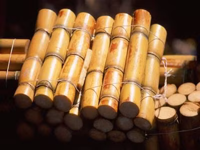 Bài 2: mía 500g, ngó sen 500g. Hai thứ rửa sạch, giã nát ép lấy nước uống hằng ngày. Xem thêm: Ăn những thực phẩm này, coi chừng bị "tẩy chay" vì... hôi miệng