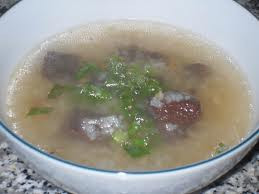 Bài 1: xương sống dê một đoạn, nhục dung 50g, tất bát 10g, hành, gừng, muối, xì dầu, rượu vang, gia vị vừa đủ. Xương dê đập vụn, nhục dung thái miếng đem hầm nhừ với tất bát, chế đủ gia vị, ăn nóng. Xem thêm: Ăn những thực phẩm này, coi chừng bị "tẩy chay" vì... hôi miệng Bài 1: xương sống dê một đoạn, nhục dung 50g, tất bát 10g, hành, gừng, muối, xì dầu, rượu vang, gia vị vừa đủ. Xương dê đập vụn, nhục dung thái miếng đem hầm nhừ với tất bát, chế đủ gia vị, ăn nóng. Xem thêm: Ăn những thực phẩm này, coi chừng bị "tẩy chay" vì... hôi miệng