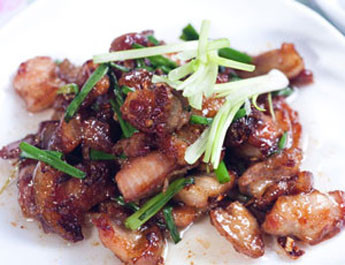 Thịt rim với vỏ dưa hấu: Vỏ dưa hấu 250g, gọt bỏ đi lớp vỏ màu xanh bên ngoài, cắt thành những hạt lựu. Thịt thăn 80g, xắt thành miếng nhỏ. Xem thêm: Cảnh báo chị,em nội trợ: độc tố nguy hiểm "ẩn mình" trong thực phẩm / Hoa Ngọc Lan - "Thầy thuốc" chữa bệnh hiệu quả, bạn đã biết? Thịt rim với vỏ dưa hấu: Vỏ dưa hấu 250g, gọt bỏ đi lớp vỏ màu xanh bên ngoài, cắt thành những hạt lựu. Thịt thăn 80g, xắt thành miếng nhỏ. Xem thêm: Cảnh báo chị,em nội trợ: độc tố nguy hiểm "ẩn mình" trong thực phẩm / Hoa Ngọc Lan - "Thầy thuốc" chữa bệnh hiệu quả, bạn đã biết?