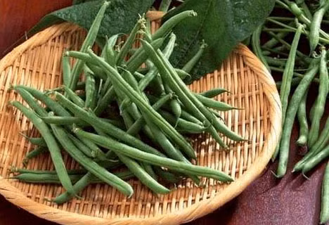 Tránh sử dụng thực phẩm dễ nhiễm “độc” Đậu đỗ: Đây là một loại rau quả được rất nhiều người thích bởi đậu đỗ rất dễ chế biến, có thể xào, luộc đều được. Tuy nhiên, loại quả này lại sếp “đầu bảng” trong danh mục những loại rau quả bị phun nhiều thuốc trừ sâu nhất. (Ảnh: Eva) Xem thêm: "Thần dược" quanh ta: Ngô bắp ngon, rẻ và chống ung thư hiệu quả Tránh sử dụng thực phẩm dễ nhiễm “độc” Đậu đỗ: Đây là một loại rau quả được rất nhiều người thích bởi đậu đỗ rất dễ chế biến, có thể xào, luộc đều được. Tuy nhiên, loại quả này lại sếp “đầu bảng” trong danh mục những loại rau quả bị phun nhiều thuốc trừ sâu nhất. (Ảnh: Eva) Xem thêm: "Thần dược" quanh ta: Ngô bắp ngon, rẻ và chống ung thư hiệu quả