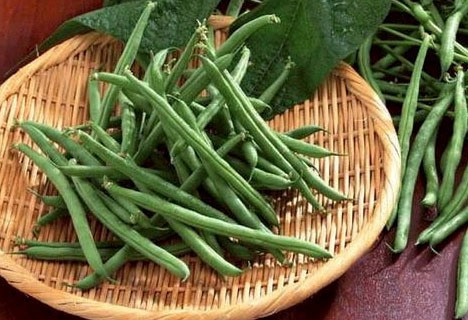 Tránh sử dụng thực phẩm dễ nhiễm “độc” Đậu đỗ: Đây là một loại rau quả được rất nhiều người thích bởi đậu đỗ rất dễ chế biến, có thể xào, luộc đều được. Tuy nhiên, loại quả này lại sếp “đầu bảng” trong danh mục những loại rau quả bị phun nhiều thuốc trừ sâu nhất. (Ảnh: Eva) Xem thêm: "Thần dược" quanh ta: Ngô bắp ngon, rẻ và chống ung thư hiệu quả Tránh sử dụng thực phẩm dễ nhiễm “độc” Đậu đỗ: Đây là một loại rau quả được rất nhiều người thích bởi đậu đỗ rất dễ chế biến, có thể xào, luộc đều được. Tuy nhiên, loại quả này lại sếp “đầu bảng” trong danh mục những loại rau quả bị phun nhiều thuốc trừ sâu nhất. (Ảnh: Eva) Xem thêm: "Thần dược" quanh ta: Ngô bắp ngon, rẻ và chống ung thư hiệu quả