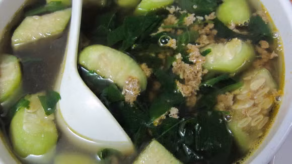 Trị trướng bụng, chứng phù tim: Cua đồng tươi nấu cháo, ăn nóng. (Ảnh: In) Xem thêm: Cảm kích: Cùng ăn, cùng ở với dân vùng có bệnh viêm da lạ