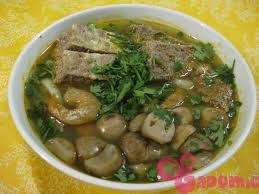 Giải nhiệt mùa hè trị lở ngứa: Cua đồng 200 g bỏ yếm, mai, rửa sạch, giã nát, lọc lấy nước; mướp hương 1 - 2 trái cạo vỏ, rửa sạch, cắt miếng; rau đay và mồng tơi tươi mỗi thứ 100 g rửa sạch, cắt đoạn. Đun sôi nước cua và cho các loại rau vào, đến khi mướp chín là được. Xem thêm: Cảm kích: Cùng ăn, cùng ở với dân vùng có bệnh viêm da lạ Giải nhiệt mùa hè trị lở ngứa: Cua đồng 200 g bỏ yếm, mai, rửa sạch, giã nát, lọc lấy nước; mướp hương 1 - 2 trái cạo vỏ, rửa sạch, cắt miếng; rau đay và mồng tơi tươi mỗi thứ 100 g rửa sạch, cắt đoạn. Đun sôi nước cua và cho các loại rau vào, đến khi mướp chín là được. Xem thêm: Cảm kích: Cùng ăn, cùng ở với dân vùng có bệnh viêm da lạ