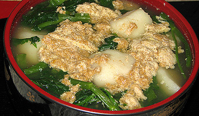 Trị viêm thận cấp: Cua đồng 250 g bỏ yếm, mai, rửa sạch, giã nát, lọc lấy nước; vỏ cây dâu 50 g rửa sạch, cắt đoạn. Đem tất cả nấu thành canh, uống nước. (Ảnh: In) Xem thêm: Cảm kích: Cùng ăn, cùng ở với dân vùng có bệnh viêm da lạ Trị viêm thận cấp: Cua đồng 250 g bỏ yếm, mai, rửa sạch, giã nát, lọc lấy nước; vỏ cây dâu 50 g rửa sạch, cắt đoạn. Đem tất cả nấu thành canh, uống nước. (Ảnh: In) Xem thêm: Cảm kích: Cùng ăn, cùng ở với dân vùng có bệnh viêm da lạ