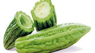 Trên lâm sàng, khổ qua thường dùng chữa các chứng do bệnh nhiệt gây thử nhiệt phiền khát, trúng thử (say nóng), ung sưng, mắt đỏ đau nhức, kiết lỵ, viêm quầng, nhọt độc, tiểu ít... Xem thêm: Dứa: ngon, rẻ, giàu vitamin C, chất xơ...tốt cho bé và cả ông bà Trên lâm sàng, khổ qua thường dùng chữa các chứng do bệnh nhiệt gây thử nhiệt phiền khát, trúng thử (say nóng), ung sưng, mắt đỏ đau nhức, kiết lỵ, viêm quầng, nhọt độc, tiểu ít... Xem thêm: Dứa: ngon, rẻ, giàu vitamin C, chất xơ...tốt cho bé và cả ông bà