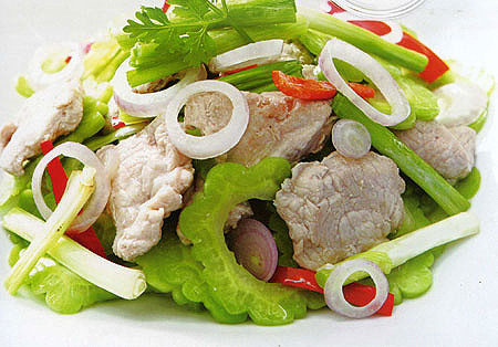 Điều trị nhọt lâu ngày không vỡ: khổ qua 1 quả rửa sạch, vắt nước, thoa lên nhọt, ngày 3 lần. Xem thêm: Dứa: ngon, rẻ, giàu vitamin C, chất xơ...tốt cho bé và cả ông bà Điều trị nhọt lâu ngày không vỡ: khổ qua 1 quả rửa sạch, vắt nước, thoa lên nhọt, ngày 3 lần. Xem thêm: Dứa: ngon, rẻ, giàu vitamin C, chất xơ...tốt cho bé và cả ông bà