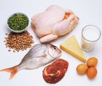 Lưu ý: Bạn nên cho trẻ ăn những thực phẩm tươi mới, không nên sử dụng những thực phẩm đã còn lại từ bữa tối hôm trước vì chúng không an toàn cho trẻ. Xem thêm: Ám ảnh những "đầu trọc" bé nhỏ trong viện K Tam Hiệp
