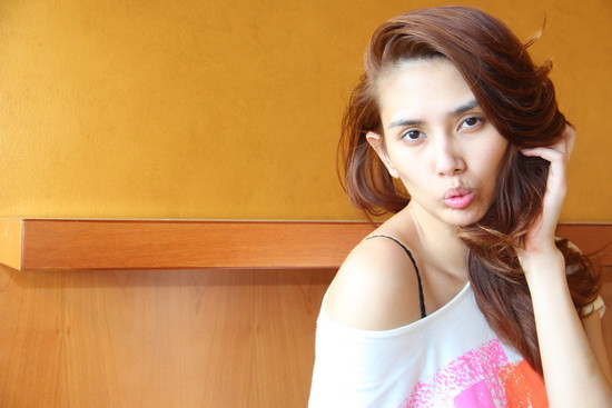 (Ảnh: XZ) Xem thêm: Những kiểu trang điểm nude đáng học hỏi nhất/ Cận cảnh: "Thảm họa" thời trang trên thảm đỏ của Sao (Ảnh: XZ) Xem thêm: Những kiểu trang điểm nude đáng học hỏi nhất/ Cận cảnh: "Thảm họa" thời trang trên thảm đỏ của Sao