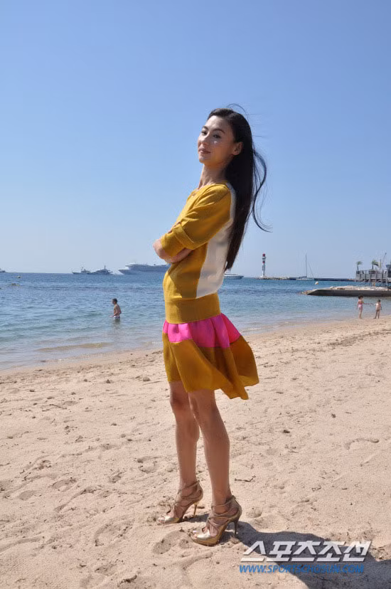 Xem thêm:Sao Hoa ngữ: Hành trình 10 năm "lột xác" trên thảm đỏ Cannes Xem thêm:Sao Hoa ngữ: Hành trình 10 năm "lột xác" trên thảm đỏ Cannes