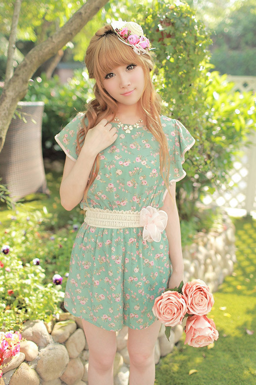 Các cô gái nội tâm, dịu dàng thường có xu hướng chọn họa tiết nhỏ xinh, gam màu dịu. Nhớ chọn thêm cho mình những phụ kiện đi kèm dễ thương như bờm nơ, lắc tay một chiếc mũ nan xinh xắn nhé. (Ảnh: iOne) Xem thêm: 'Búp bê' Mỹ Duyên: nhan sắc một thời để nhớ... Các cô gái nội tâm, dịu dàng thường có xu hướng chọn họa tiết nhỏ xinh, gam màu dịu. Nhớ chọn thêm cho mình những phụ kiện đi kèm dễ thương như bờm nơ, lắc tay một chiếc mũ nan xinh xắn nhé. (Ảnh: iOne) Xem thêm: 'Búp bê' Mỹ Duyên: nhan sắc một thời để nhớ...