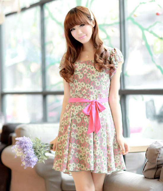 Cô gái hoa cúc hiền hòa, trong sáng.(Ảnh: iOne) Xem thêm: 'Búp bê' Mỹ Duyên: nhan sắc một thời để nhớ... Cô gái hoa cúc hiền hòa, trong sáng.(Ảnh: iOne) Xem thêm: 'Búp bê' Mỹ Duyên: nhan sắc một thời để nhớ...