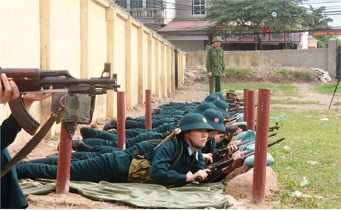 Mục tiêu bia số 4 - nằm chuẩn bị bắn Mục tiêu bia số 4 - nằm chuẩn bị bắn