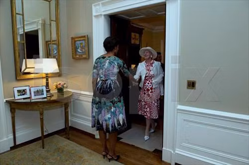 Xem thêm:Chọn váy cho cô nàng công sở cá tính Xem thêm:Chọn váy cho cô nàng công sở cá tính