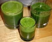 Nước ép bắp cải tươi có thể chữa bệnh loét dạ dày và có hiệu quả trong điều trị nhiễm nấm. Uống nước ép bắp cải nếu bạn bị hen suyễn, viêm phế quản, đau đầu, viêm dạ dày và các vấn đề tiêu hóa khác. Cải bắp cũng có đặc tính chống ung thư. (Ảnh: IN) Xem thêm: Những "thực phẩm vàng" giúp chị em tươi trẻ, phòng ngừa bệnh phụ nữ/ Dứa: ngon, rẻ, giàu vitamin C, chất xơ...tốt cho bé và cả ông bà