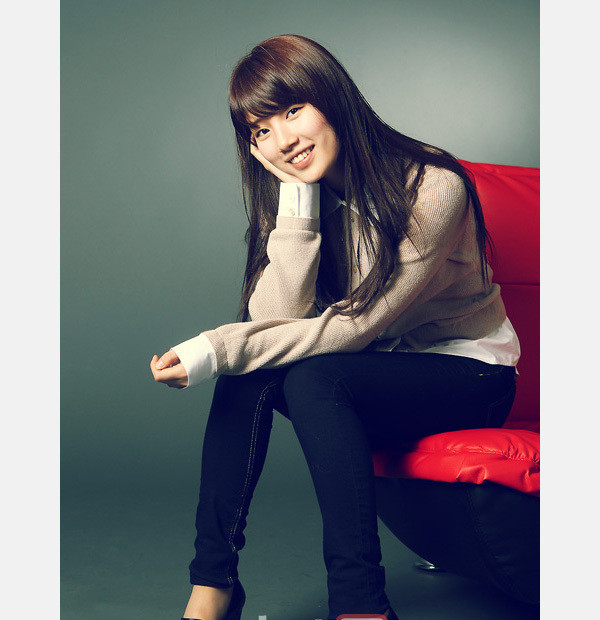 Sở hữu gương mặt xinh xắn, nụ cười rạng rỡ, đôi chân dài miên man, phong thái cực cute, Suzy là thần tượng của hàng triệu teen boys - teen girls Châu Á. (Ảnh HB) Xem thêm: Cơn sốt 'thiên sứ 9X': Đẹp như mỹ nhân cổ trang Trung Hoa Sở hữu gương mặt xinh xắn, nụ cười rạng rỡ, đôi chân dài miên man, phong thái cực cute, Suzy là thần tượng của hàng triệu teen boys - teen girls Châu Á. (Ảnh HB) Xem thêm: Cơn sốt 'thiên sứ 9X': Đẹp như mỹ nhân cổ trang Trung Hoa