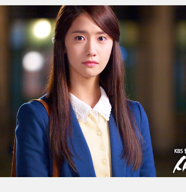 Mong manh, dịu dàng, thuần khiết là những mỹ từ người hâm mộ dành tặng YoonA mỗi khi nhắc đến cô. Không giống với nhiều sao nữ khác, phải cậy nhờ dao kéo để xinh đẹp, vẻ đẹp của YoonA hoàn toàn tự nhiên. (Ảnh HB) Xem thêm: Cơn sốt 'thiên sứ 9X': Đẹp như mỹ nhân cổ trang Trung Hoa Mong manh, dịu dàng, thuần khiết là những mỹ từ người hâm mộ dành tặng YoonA mỗi khi nhắc đến cô. Không giống với nhiều sao nữ khác, phải cậy nhờ dao kéo để xinh đẹp, vẻ đẹp của YoonA hoàn toàn tự nhiên. (Ảnh HB) Xem thêm: Cơn sốt 'thiên sứ 9X': Đẹp như mỹ nhân cổ trang Trung Hoa