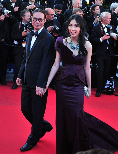 Tuy nhiên, Kathy Uyên vẫn khiến người đối diện phải ngắm nhìn bởi vẻ đẹp cá tính bên cạnh Trần Lực (Ảnh: 24h) Xem thêm: Những thiết kế cho phái đẹp yêu nội trợ Tuy nhiên, Kathy Uyên vẫn khiến người đối diện phải ngắm nhìn bởi vẻ đẹp cá tính bên cạnh Trần Lực (Ảnh: 24h) Xem thêm: Những thiết kế cho phái đẹp yêu nội trợ