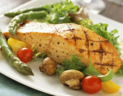 Cá: Có nhiều phosphor, protein, arginin, giúp kích thích sinh dục (cá ngựa có nhiều phosphor).(Ảnh: ITN) Xem thêm: Ăn hải sản an toàn: Những điều cấm kỵ phải nhớ