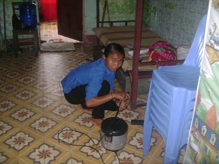 Tâm đang làm quen dần với sinh hoạt tại nơi ở mới. - Ảnh: Xuân Hòa. Tâm đang làm quen dần với sinh hoạt tại nơi ở mới. - Ảnh: Xuân Hòa.