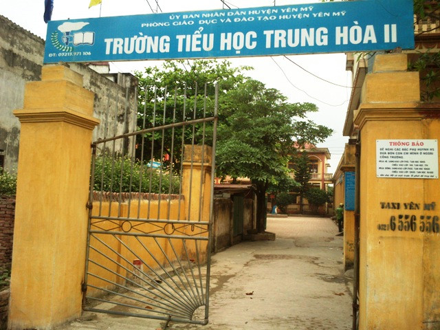 Ngôi trường tiểu học Trung Hòa 2 nằm sát với nhà cô Lê Minh Hường. Ảnh Xuân Trung Ngôi trường tiểu học Trung Hòa 2 nằm sát với nhà cô Lê Minh Hường. Ảnh Xuân Trung