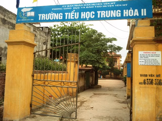 Ngôi trường tiểu học Trung Hòa 2 nằm sát với nhà cô Lê Minh Hường. Ảnh Xuân Trung