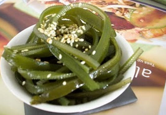 Tảo bẹ: Tảo bẹ rất giàu khoáng chất, có thể điều tiết sự cân bằng PH trong máu và giảm độ nhờn cho làn da.