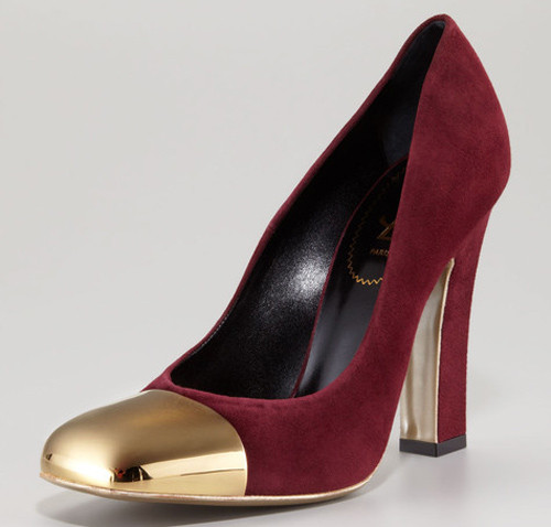 5. YSL mang đến vẻ đẹp hoài cổ và quý tộc với đôi giầy bít mũi kim loại vàng và da lộn màu đỏ mận chín vô cùng quyến rũ, bạn cần bỏ ra khoảng 22 triệu VND tương đương 1,095$ nếu muốn sở hữu nó. 5. YSL mang đến vẻ đẹp hoài cổ và quý tộc với đôi giầy bít mũi kim loại vàng và da lộn màu đỏ mận chín vô cùng quyến rũ, bạn cần bỏ ra khoảng 22 triệu VND tương đương 1,095$ nếu muốn sở hữu nó.