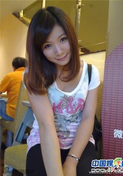 Hà Tư (1990): VĐV nhảy cầu Trung Quốc, nằm trong top những mỹ nữ của đoàn thể thao Trung Quốc lên đường sang London.