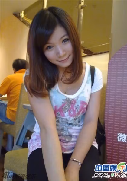 Hà Tư (1990): VĐV nhảy cầu Trung Quốc, nằm trong top những mỹ nữ của đoàn thể thao Trung Quốc lên đường sang London.