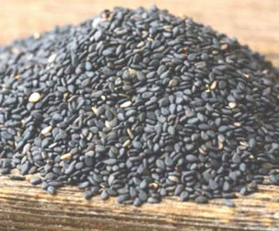 Đào nhân, vừng đen;... bài thuốc dành cho người ngủ mơ. Đào nhân, vừng đen;... bài thuốc dành cho người ngủ mơ.