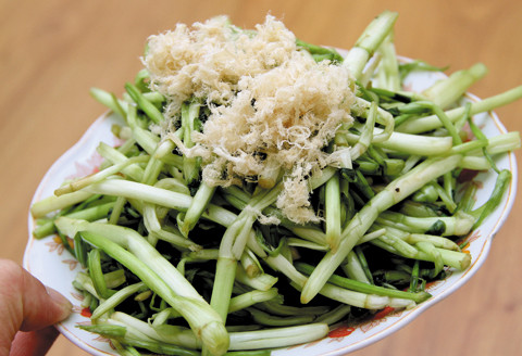 Nộm rau cần, món ăn khoái khẩu nhưng ẩn chứa nhiều mầm bệnh Nộm rau cần, món ăn khoái khẩu nhưng ẩn chứa nhiều mầm bệnh